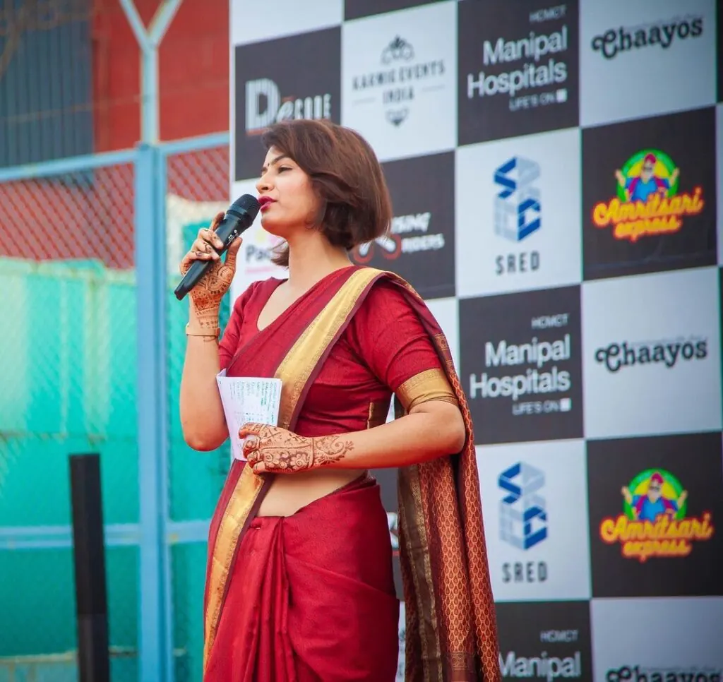 Zoafshen Qureshi - The Complete Guide to Hiring Female Anchor for Events in Delhi, Noida & Gurgaon
