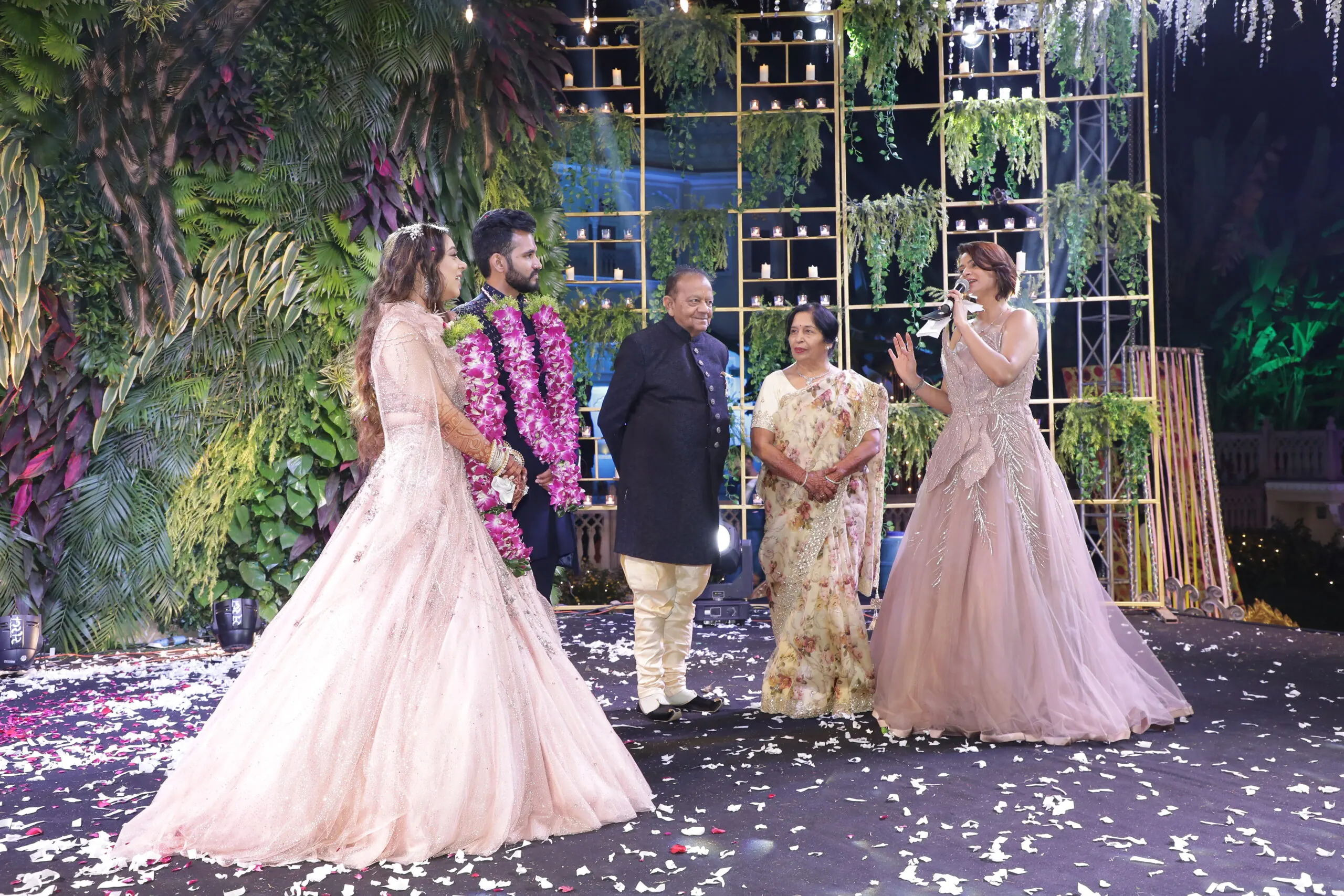 Zoafshen Qureshi - Female wedding host in delhi