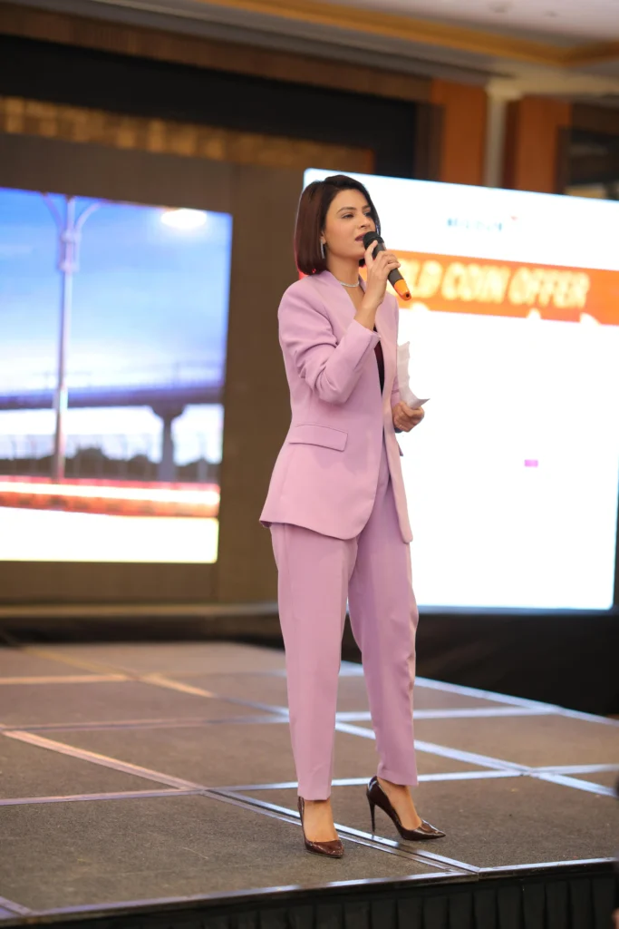 female celebrity anchor in delhi