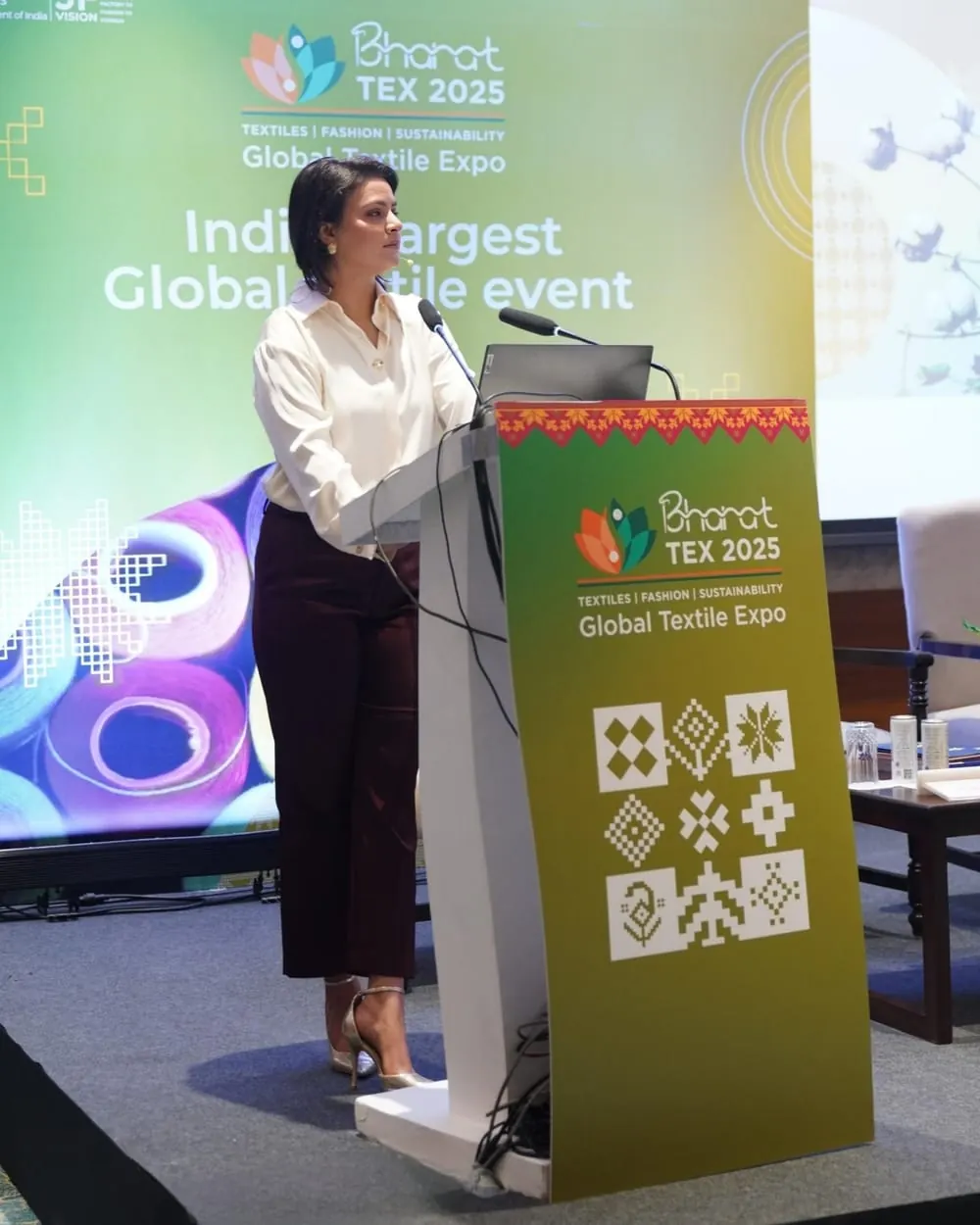 Professional Female Emcee & Anchor for Corporate Events in Ludhiana