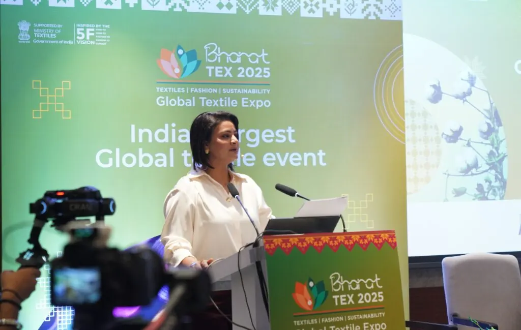 Zoafshen Qureshi - Professional Female Emcee & Anchor for Corporate Events in Delhi