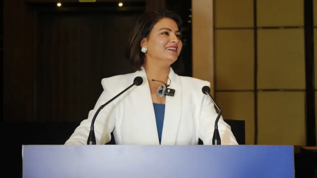 Zoafshen Qureshi - Professional Female Emcee & Anchor for Corporate Events in Delhi